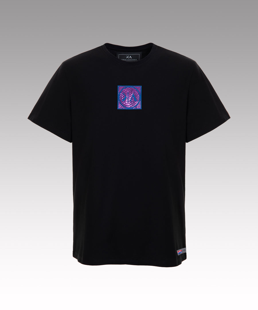black tshirt 